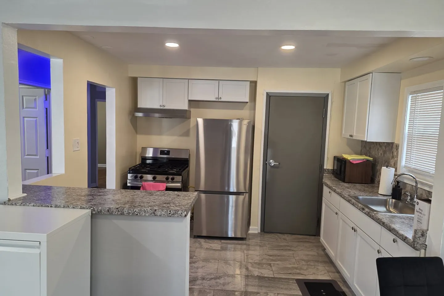 The kitchen and dining area at American Golden Care